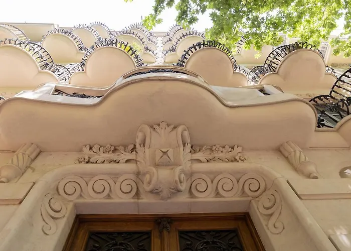 Aparteasy - Modernist Flat In Eixample Center